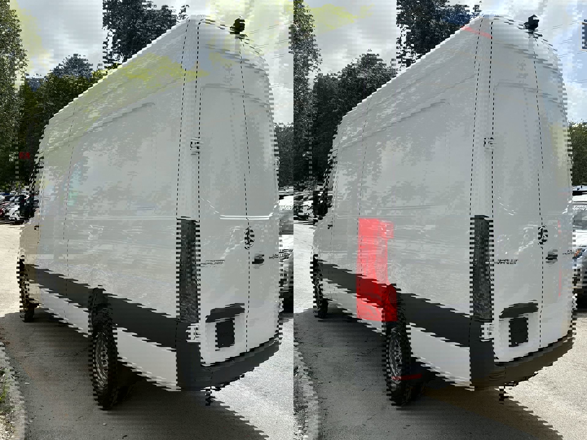 Used 2023 Mercedes-Benz Sprinter 3500 image 8