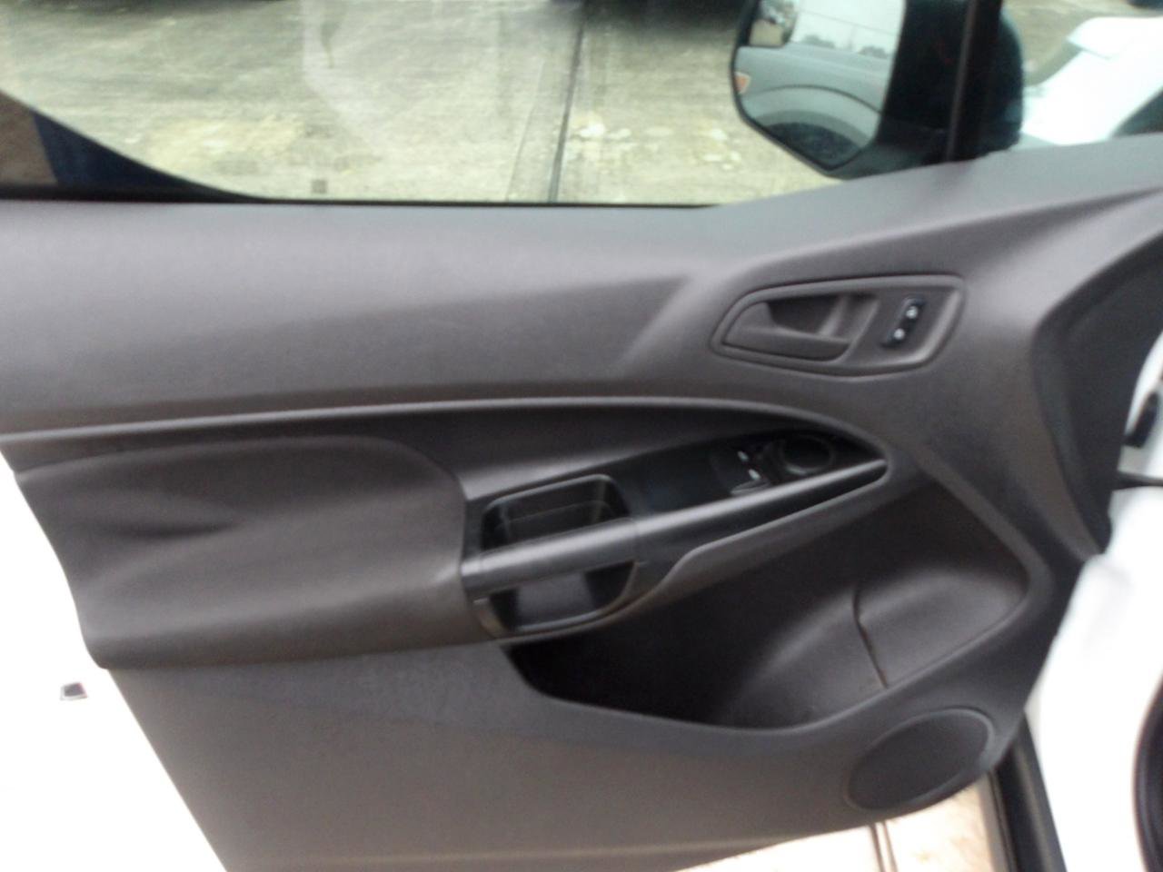 Used 2017 Ford Transit Connect XL FWD image 18