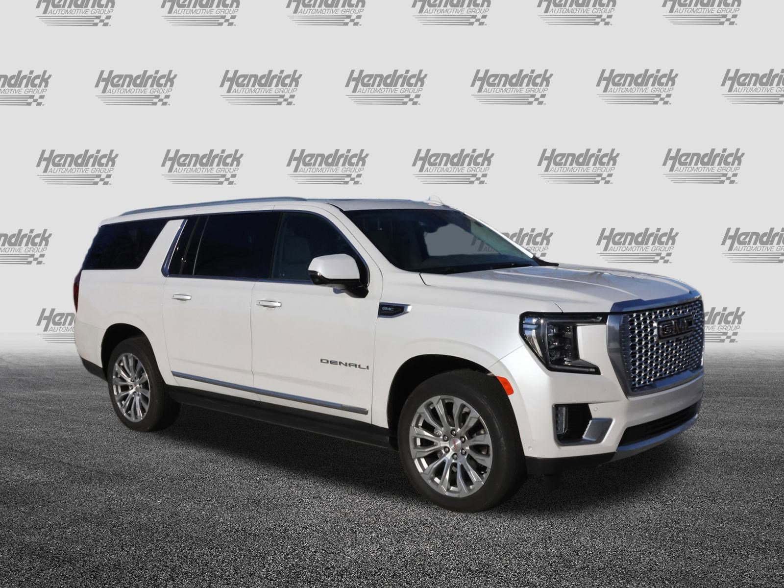 Used 2024 GMC Yukon XL Denali w/ Denali Reserve Package image 2