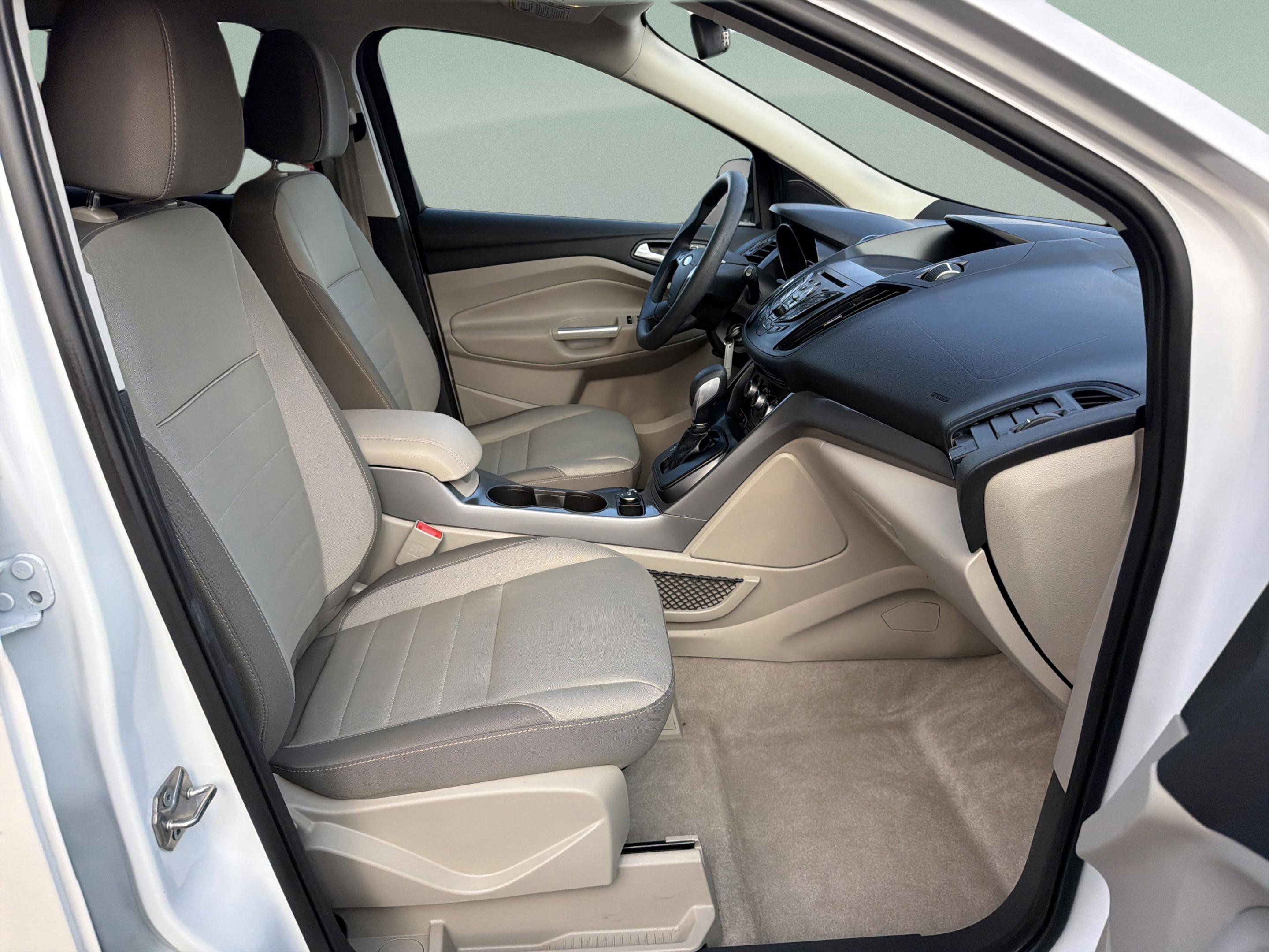 Used 2015 Ford Escape SE image 28