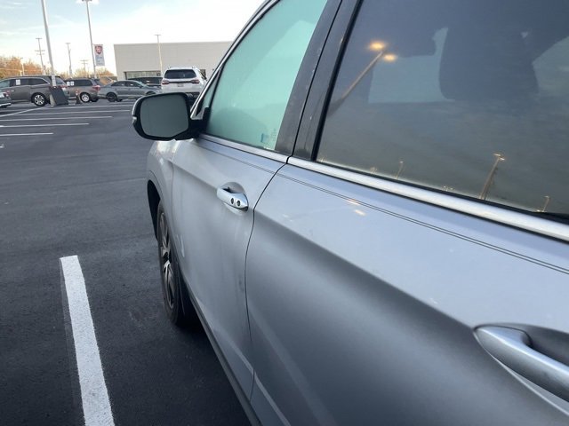 Used 2016 Honda Pilot Touring image 10