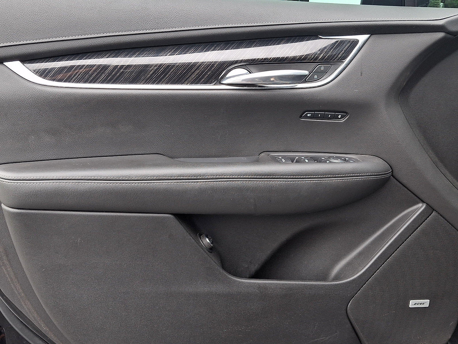 Used 2022 Cadillac XT6 Premium Luxury w/ LPO, Floor Liner Package AWD/4WD image 13