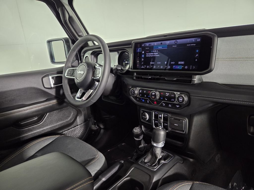 Used 2025 Jeep Wrangler Unlimited Sahara w/ Safety Group AWD/4WD image 30