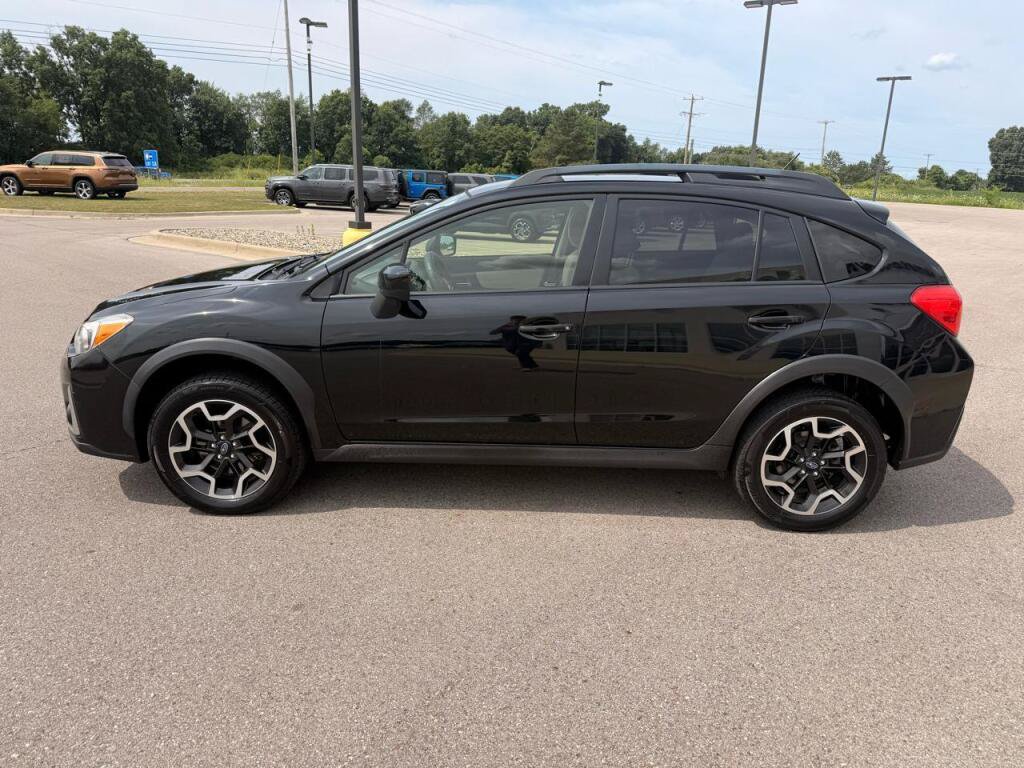 Used 2017 Subaru Crosstrek 2.0i Premium AWD/4WD image 6