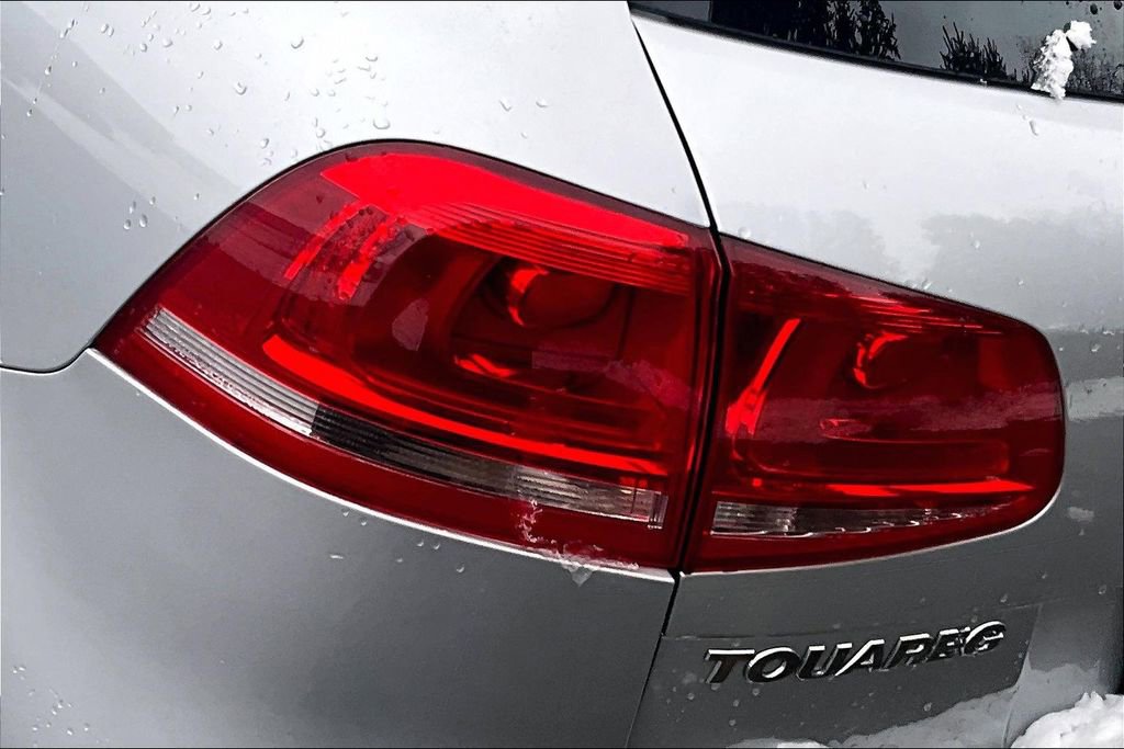 Used 2013 Volkswagen Touareg VR6 image 24