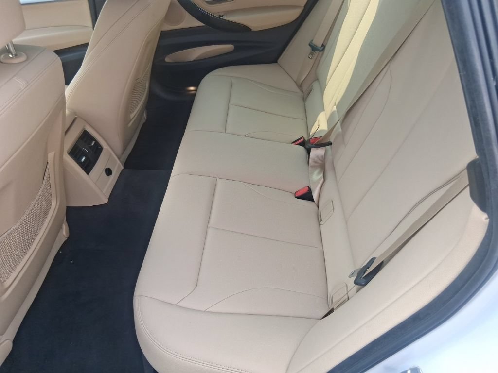 Used 2018 BMW 330i Gran Turismo xDrive AWD/4WD image 12
