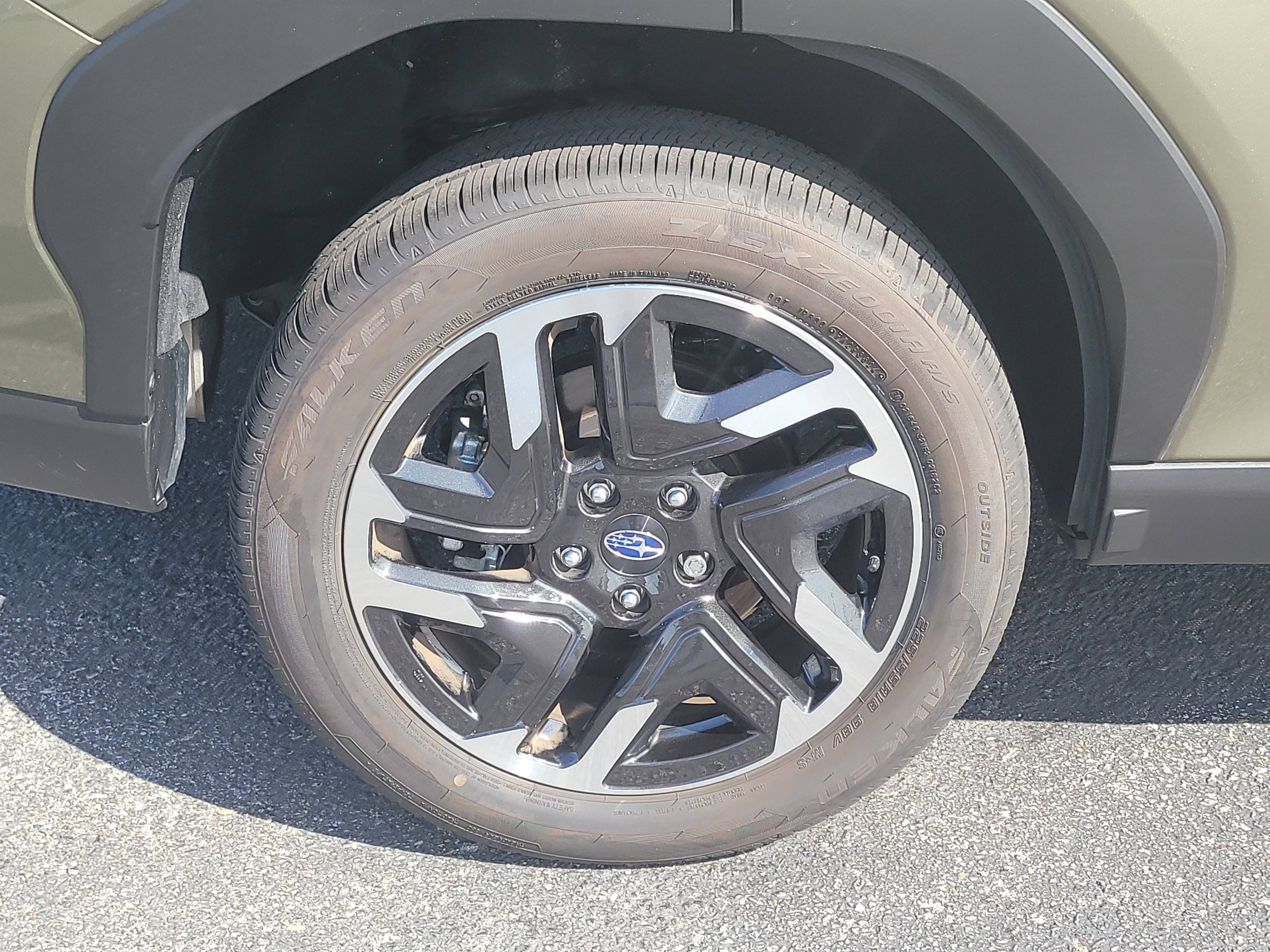 Used 2025 Subaru Forester Limited w/ Popular Package #2 image 9