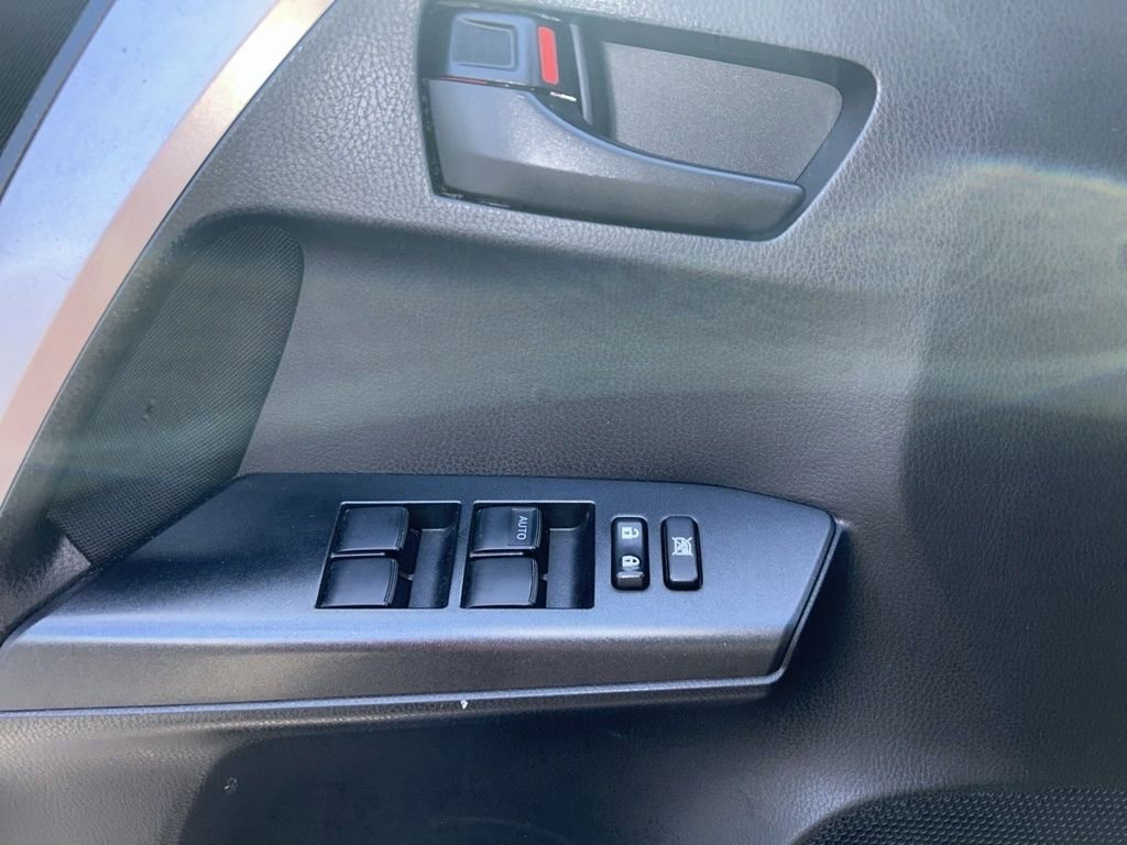 Used 2017 Toyota RAV4 LE image 14