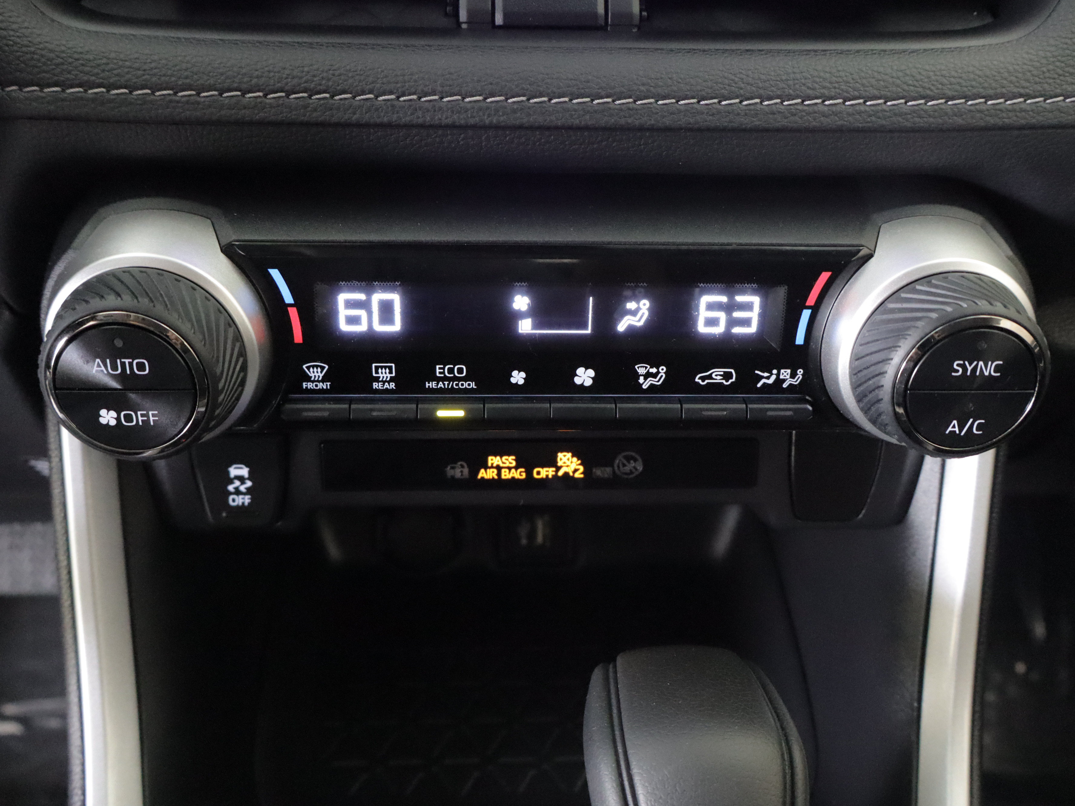 Used 2025 Toyota RAV4 XLE AWD/4WD image 16
