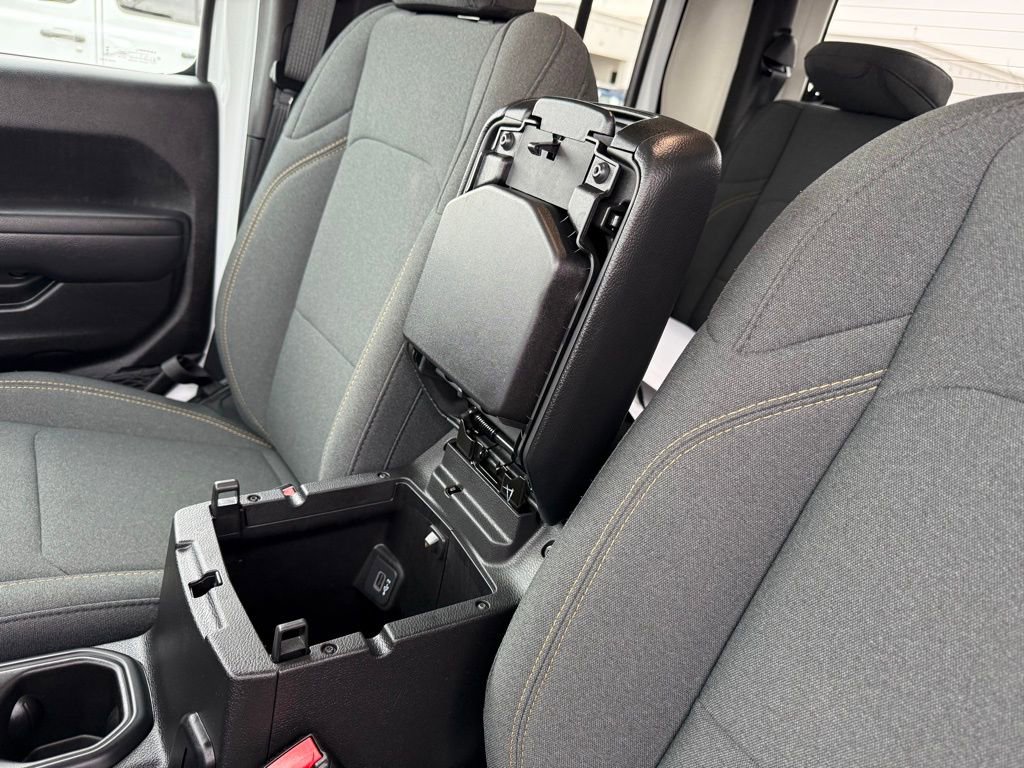 Used 2025 Jeep Gladiator Sport image 28