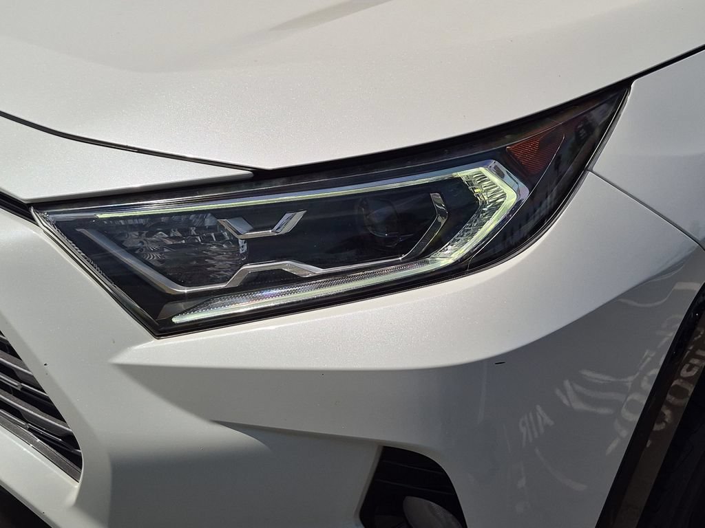 Used 2020 Toyota RAV4 XSE w/ Carpet Mat Package AWD/4WD image 24