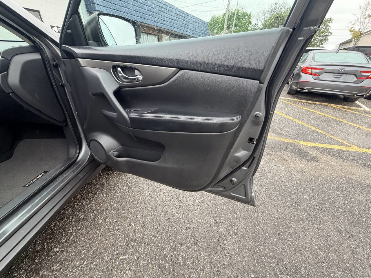 Used 2014 Nissan Rogue SV w/ SV Premium Package AWD/4WD image 18