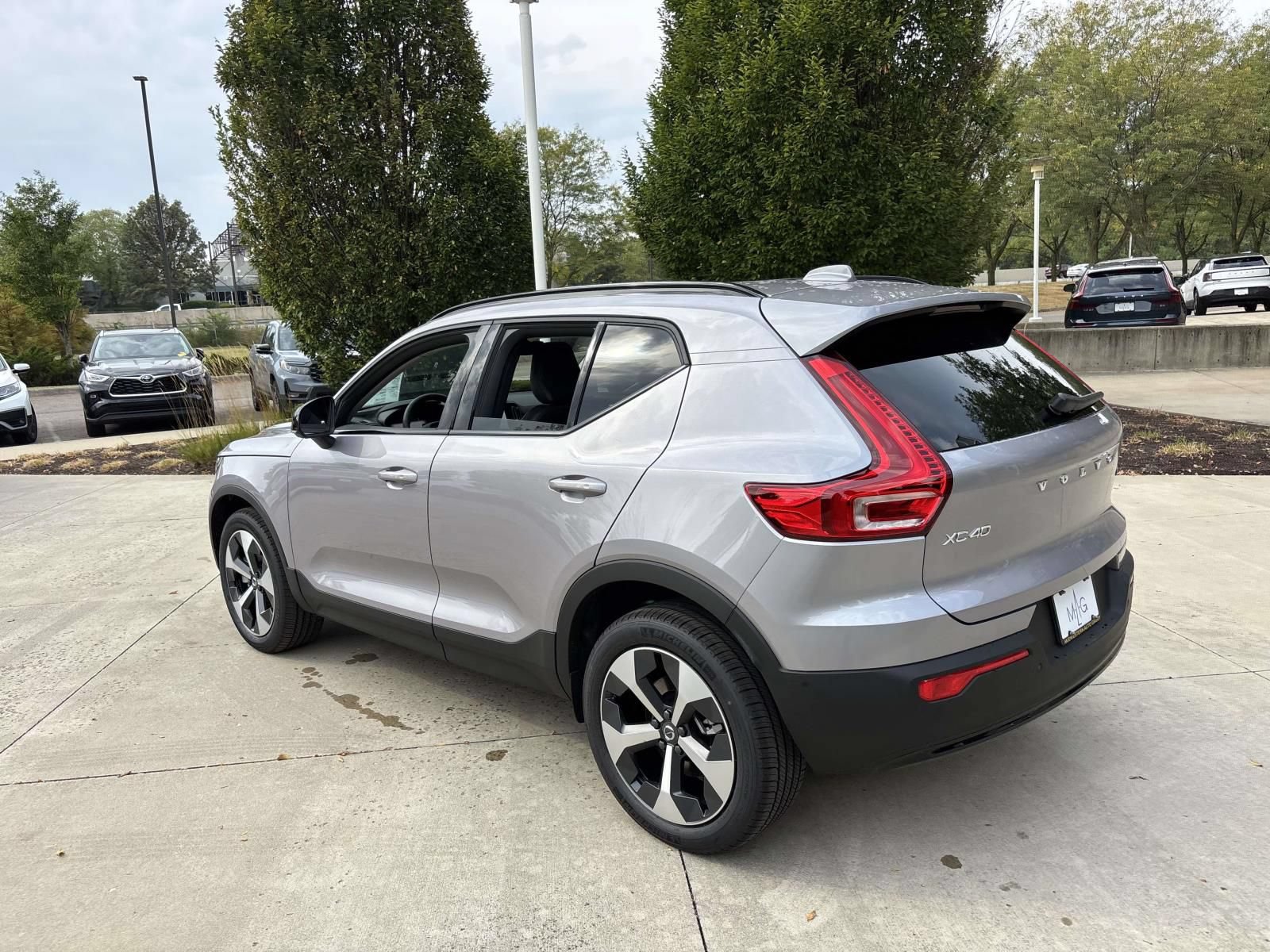 New 2026 Volvo XC40 B5 Plus w/ Protection Package Premier AWD/4WD image 5