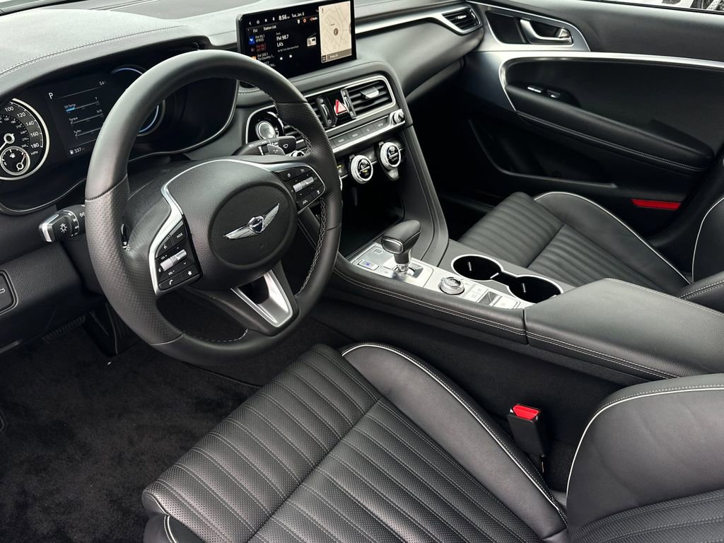 Used 2023 Genesis G70 3.3T image 11