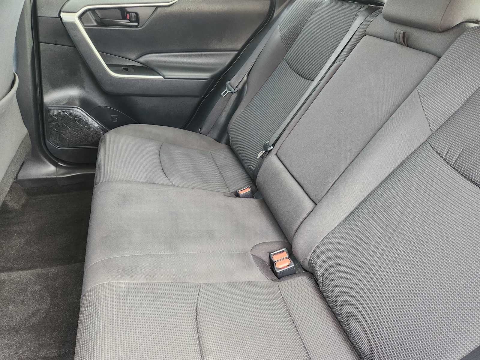 Used 2021 Toyota RAV4 LE FWD image 28