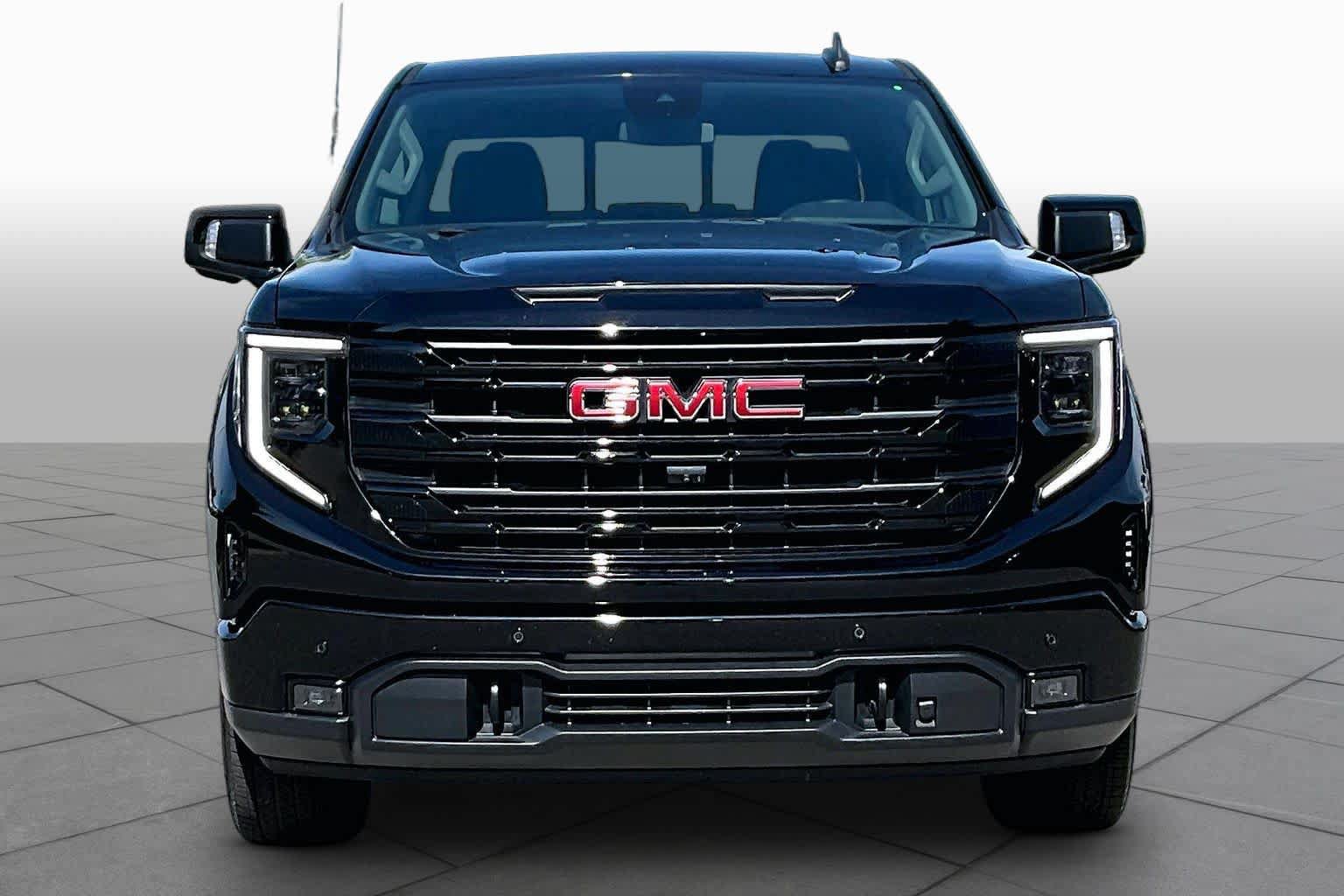 Used 2024 GMC Sierra 1500 Elevation w/ Preferred Package AWD/4WD image 3