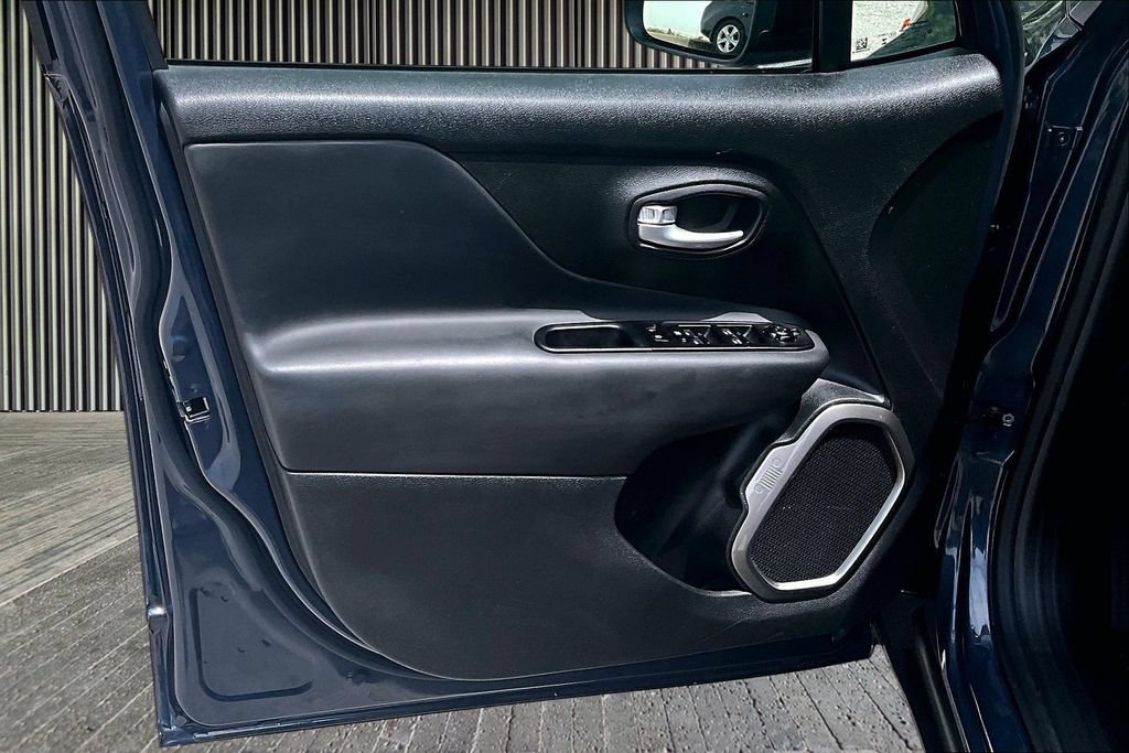 Used 2023 Jeep Renegade Limited w/ Sun/Sound Group AWD/4WD image 25