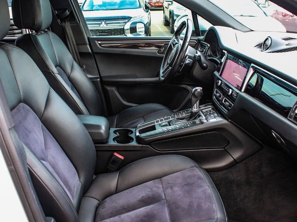 Used 2020 Porsche Macan image 42