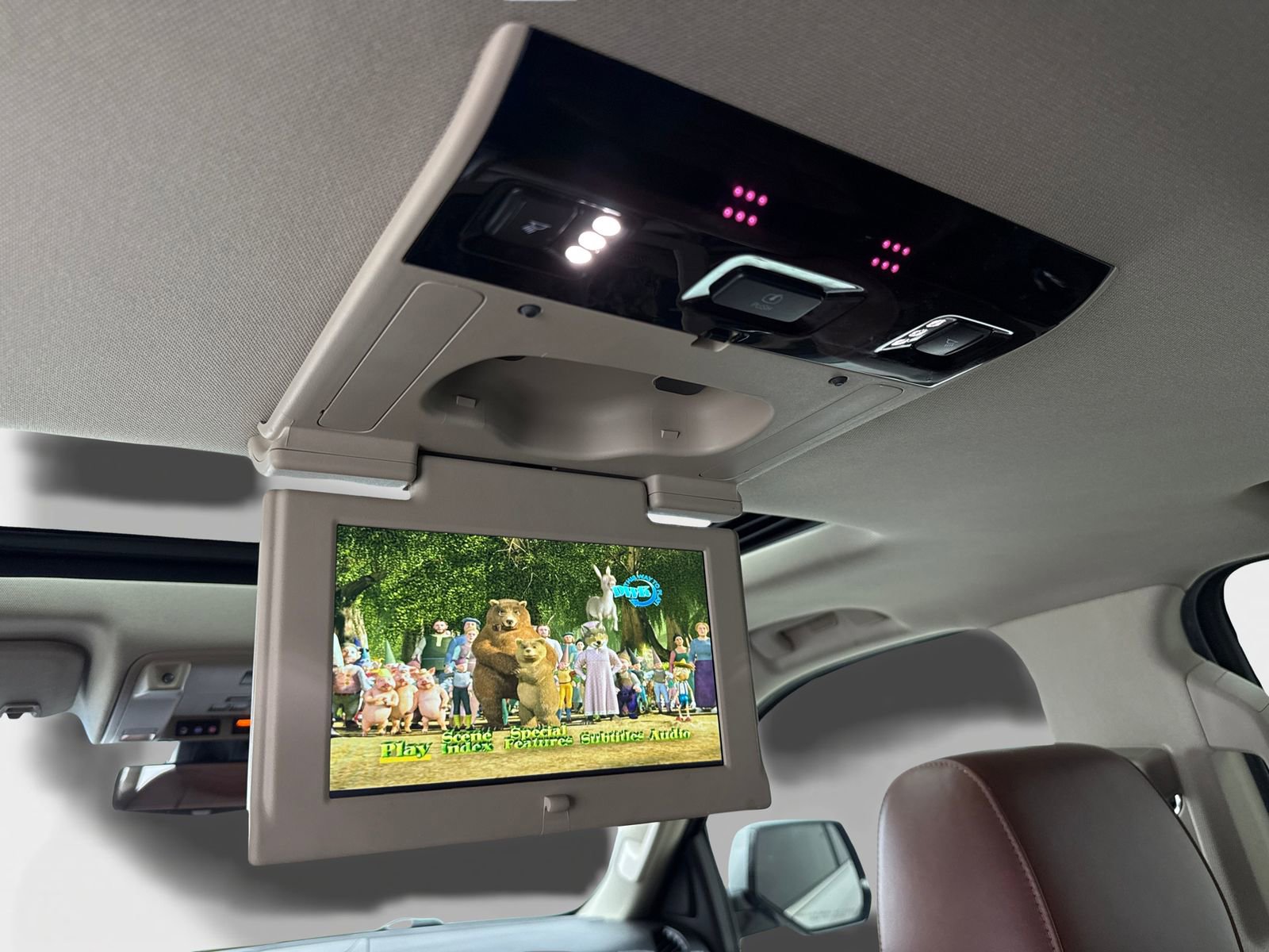 Used 2018 Cadillac Escalade Premium Luxury AWD/4WD image 40