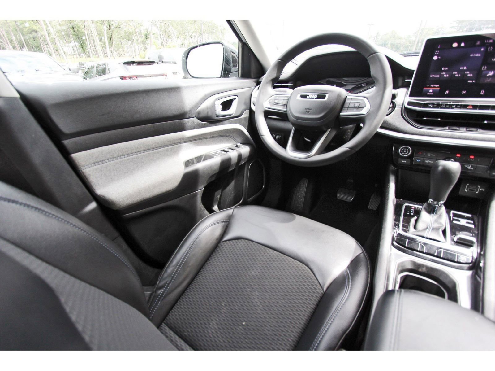 Used 2022 Jeep Compass Latitude AWD/4WD image 11
