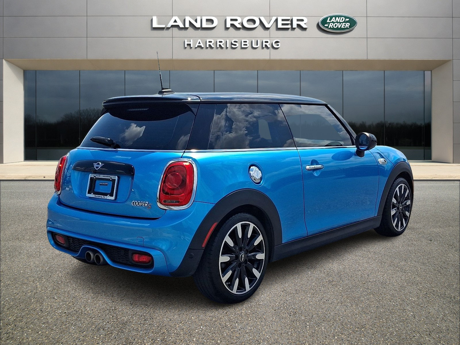 Used 2019 MINI Cooper S w/ Signature Upholstery Package FWD image 5