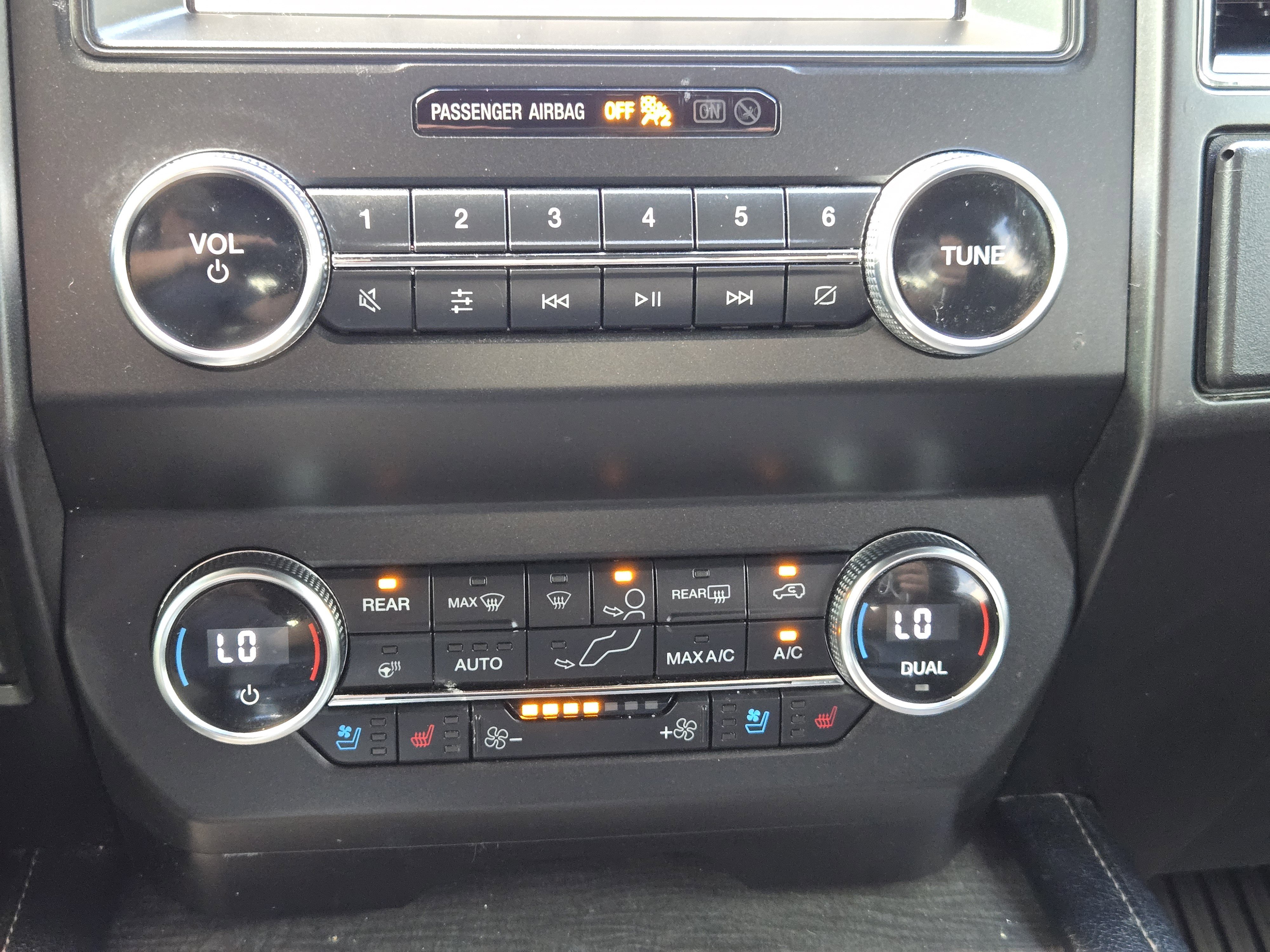 Used 2019 Ford Expedition Limited AWD/4WD image 19