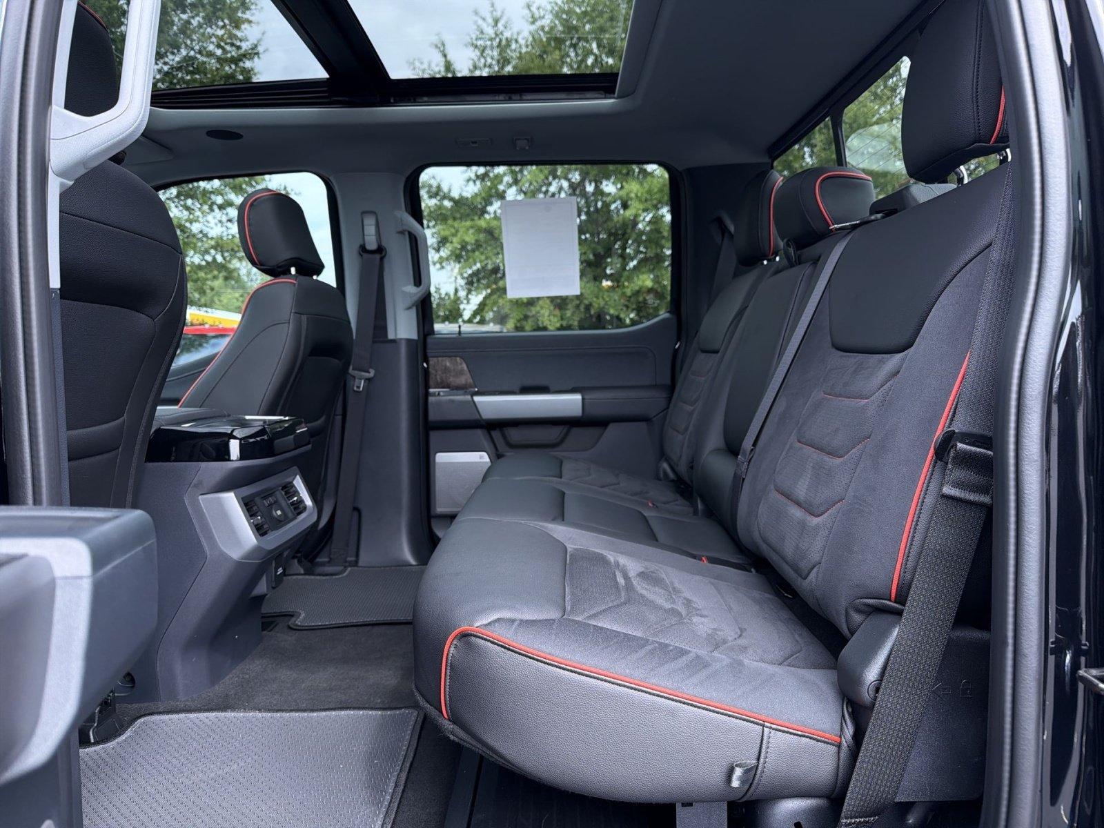 New 2026 Ford F250 Lariat w/ Black Appearance Package AWD/4WD image 28