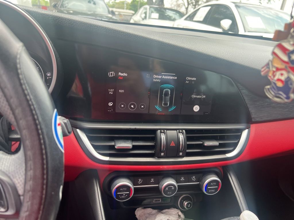 Used 2021 Alfa Romeo Giulia Sprint w/ Nero Edizione RWD image 4