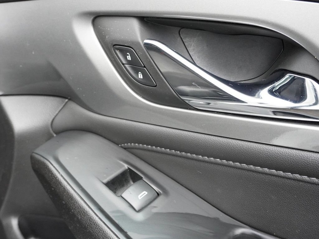 Used 2023 Chevrolet Traverse LT AWD/4WD image 41