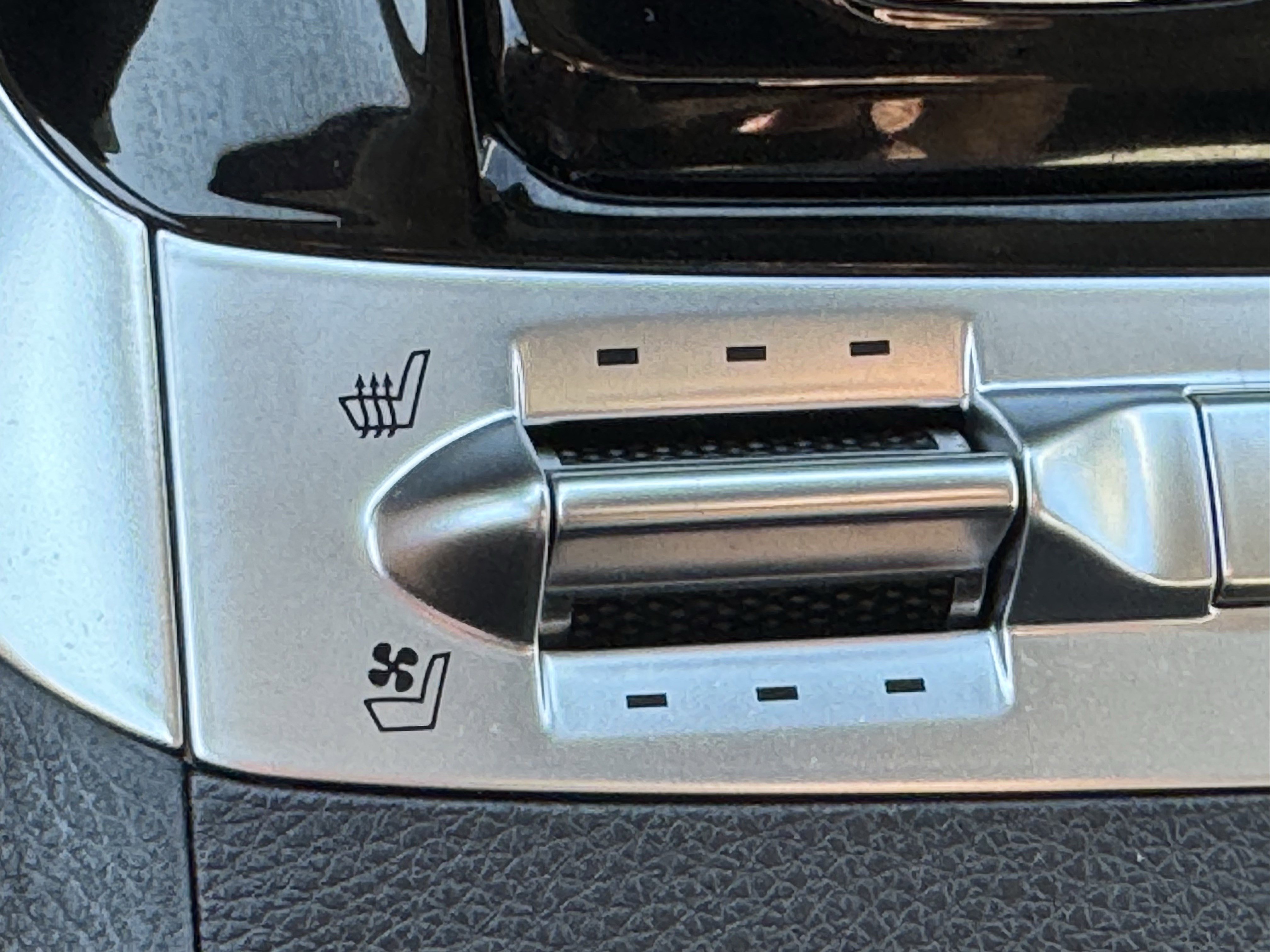 Used 2024 Kia Carnival SX image 24