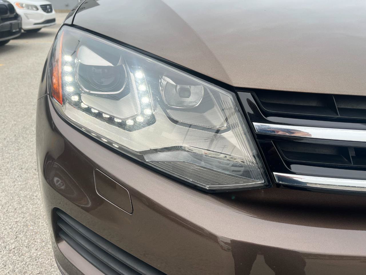 Used 2013 Volkswagen Touareg TDI AWD/4WD image 11