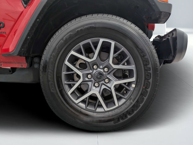 Certified 2026 Jeep Wrangler Unlimited Sahara AWD/4WD image 10