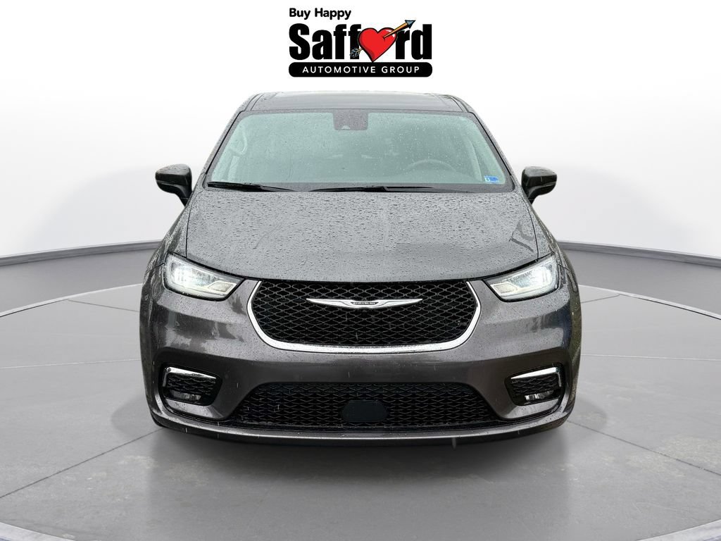 Used 2023 Chrysler Pacifica Touring-L FWD image 7
