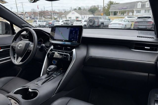 Used 2022 Toyota Venza XLE image 17