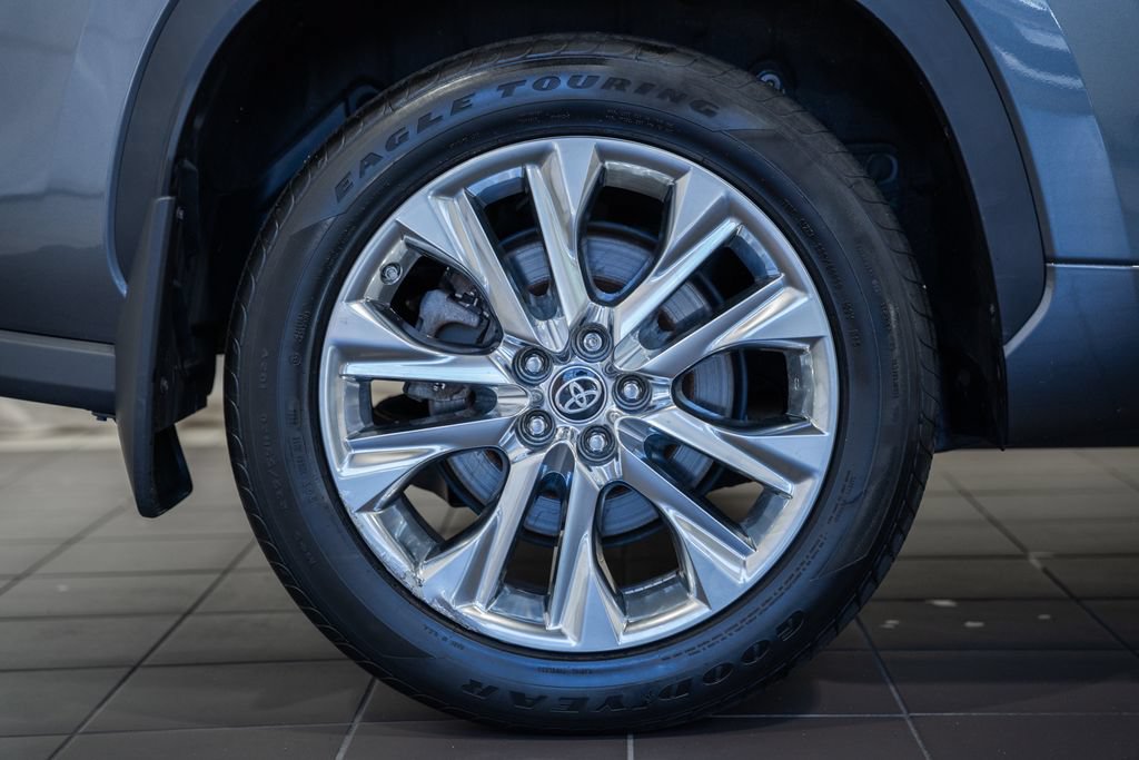 Used 2023 Toyota Highlander Limited AWD/4WD image 19
