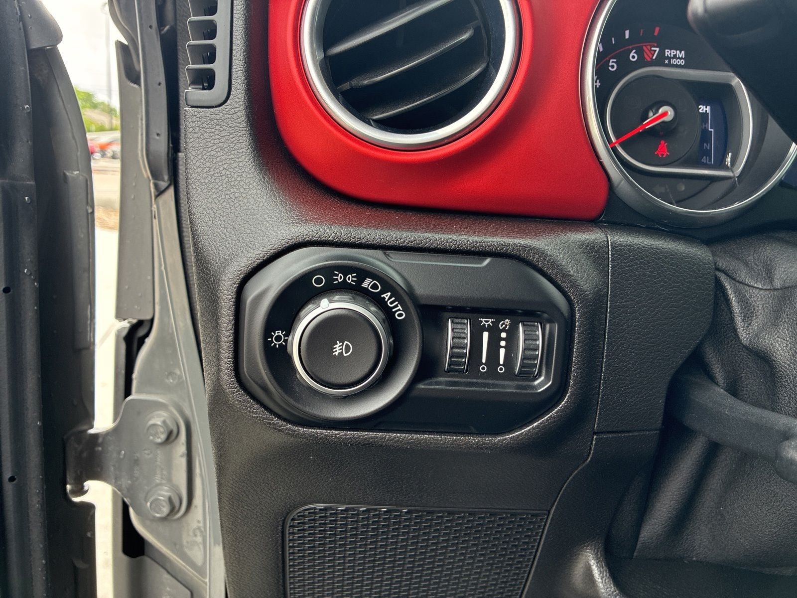 Used 2019 Jeep Wrangler Unlimited Rubicon w/ LED Lighting Group AWD/4WD image 25