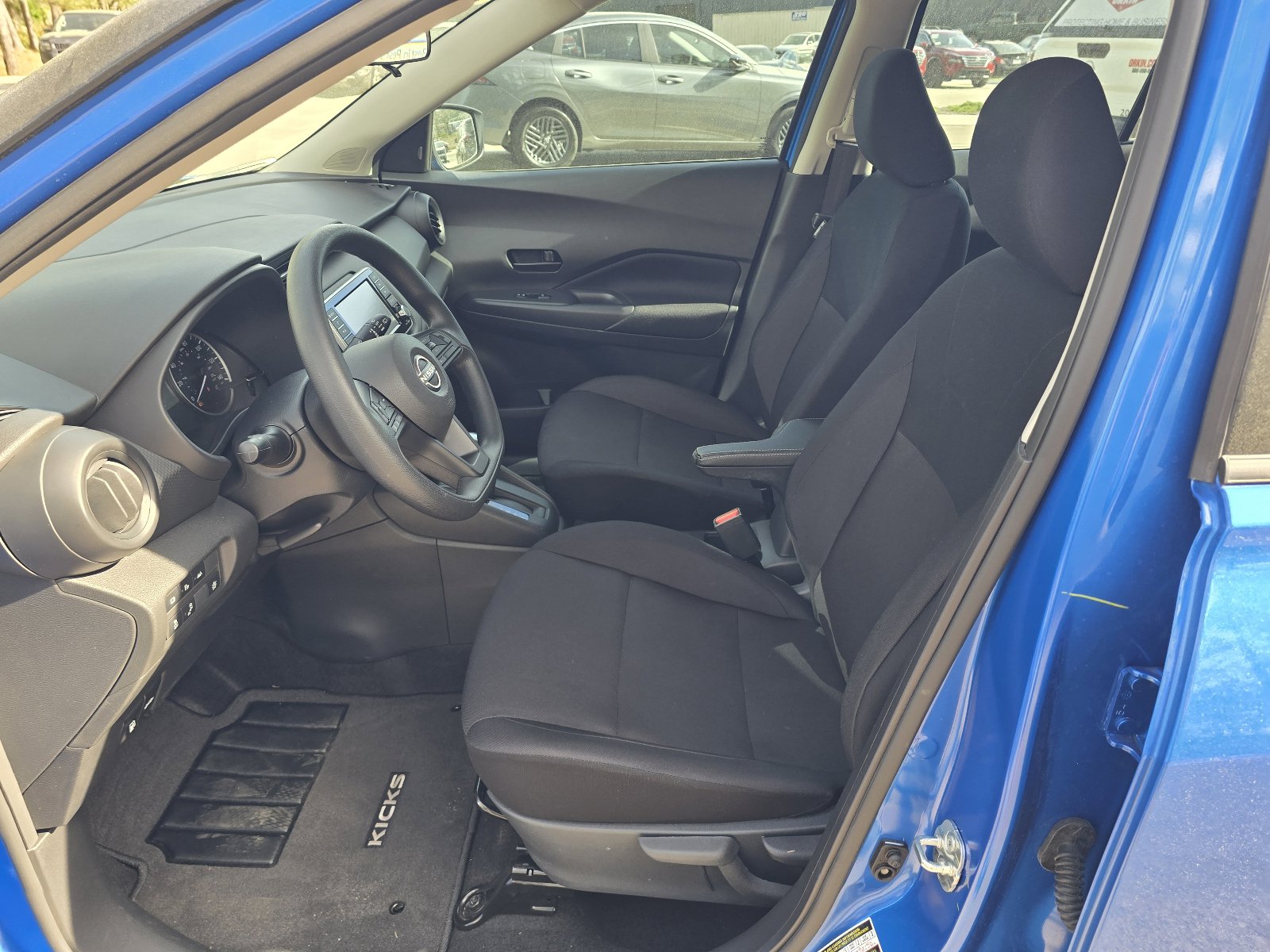 Used 2025 Nissan Kicks Play S image 11