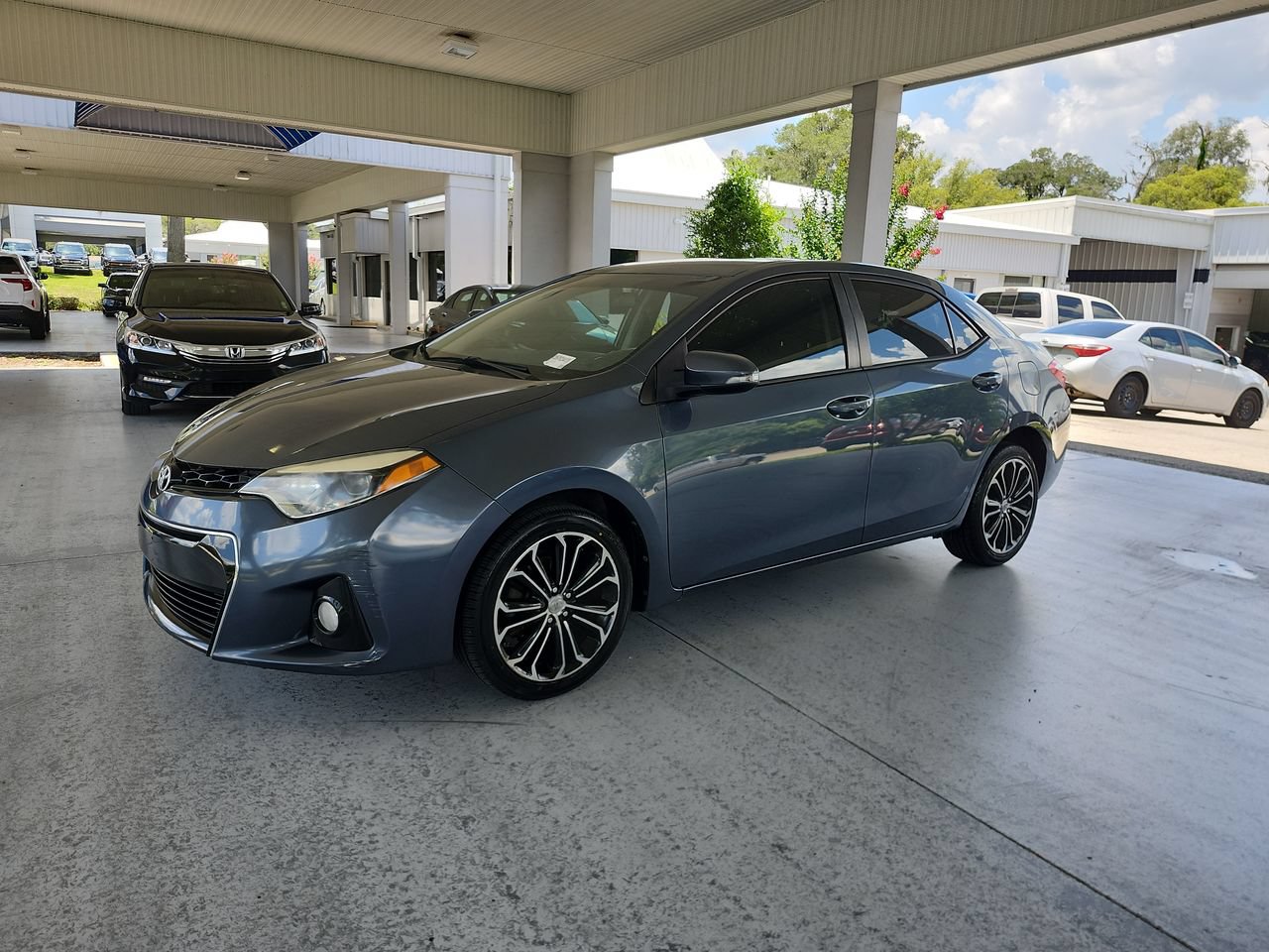 Used 2015 Toyota Corolla S FWD image 1