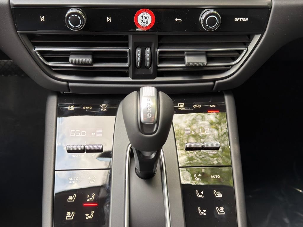 New 2026 Porsche Macan AWD/4WD image 15