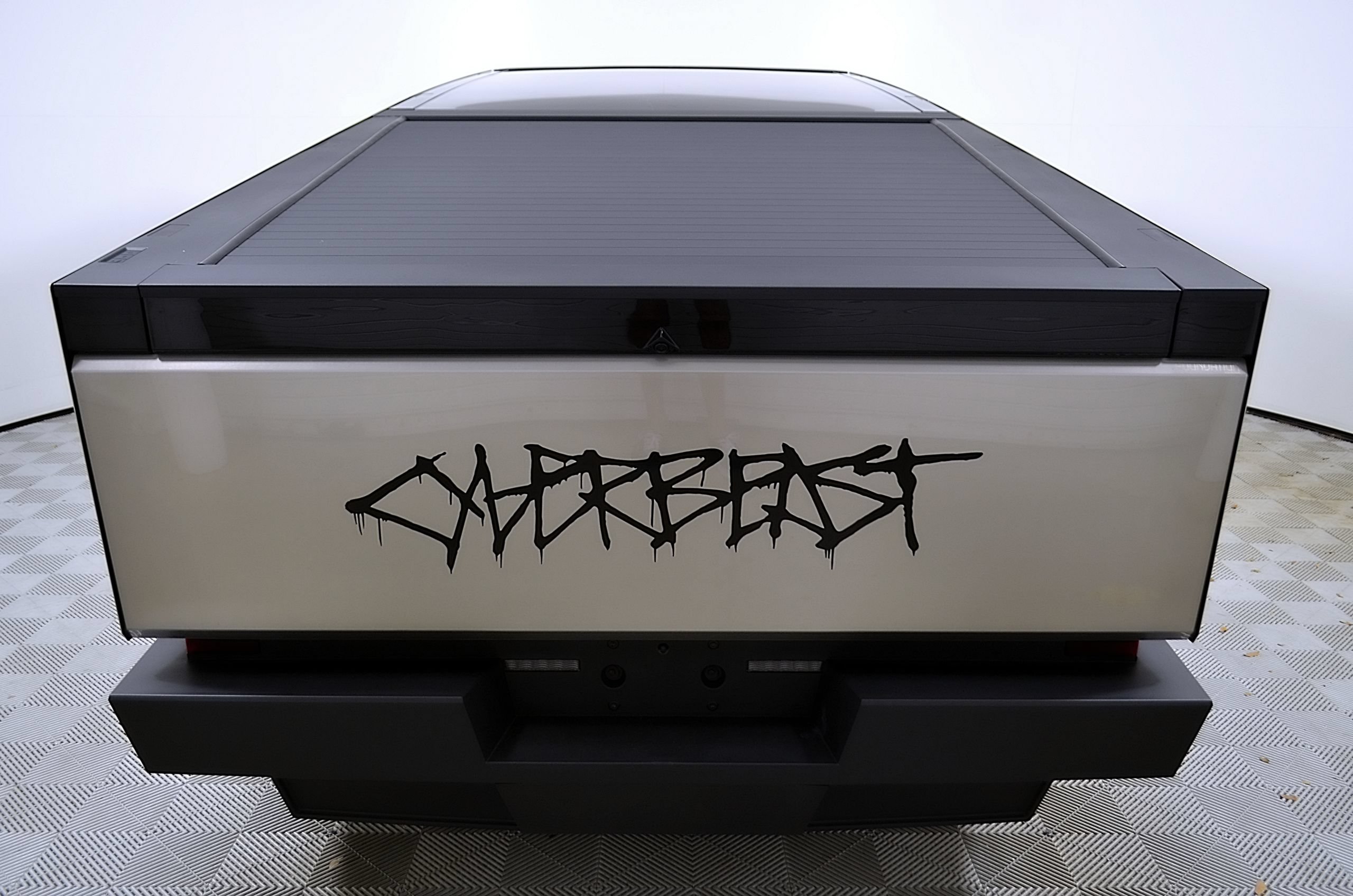 Used 2024 Tesla Cybertruck Cyberbeast AWD/4WD image 8