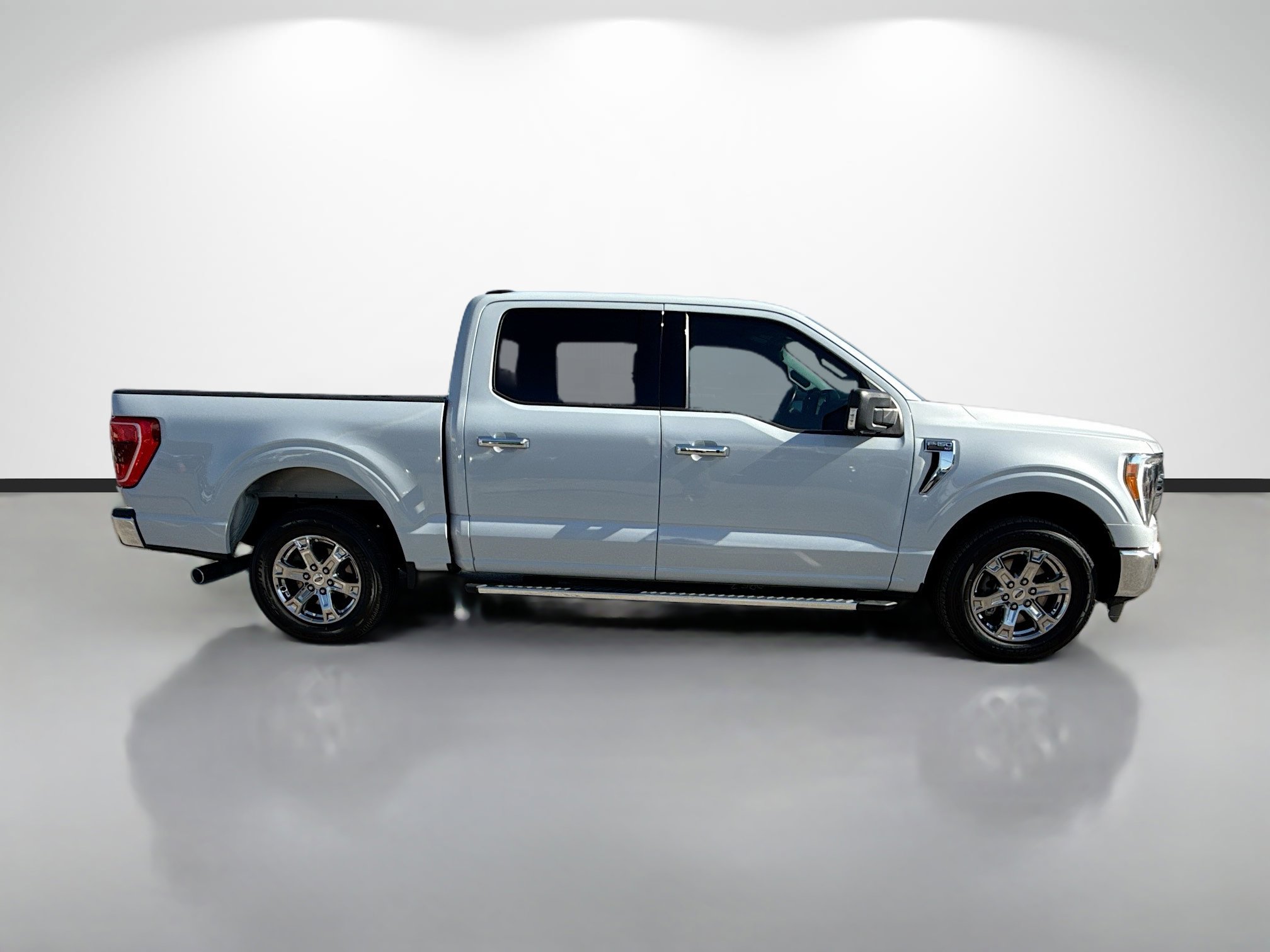 Used 2022 Ford F150 XLT w/ Equipment Group 302A High RWD image 2