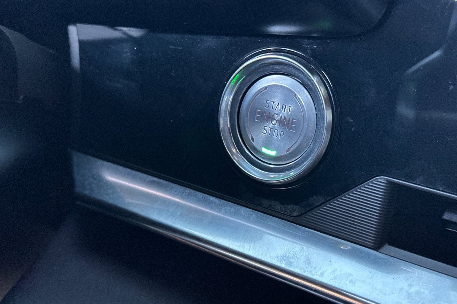 Used 2020 Chevrolet Corvette Stingray Coupe w/ Engine Appearance Package image 23