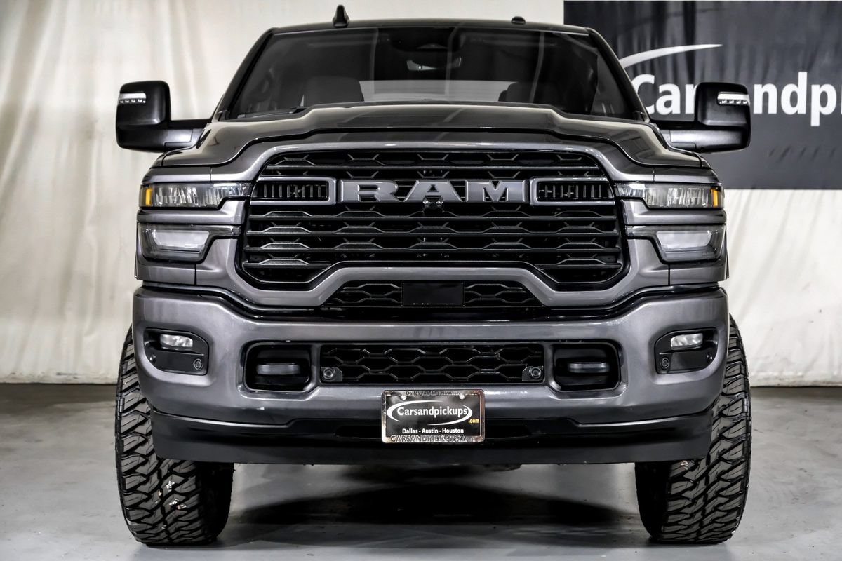 Used 2025 RAM 2500 Big Horn AWD/4WD image 3