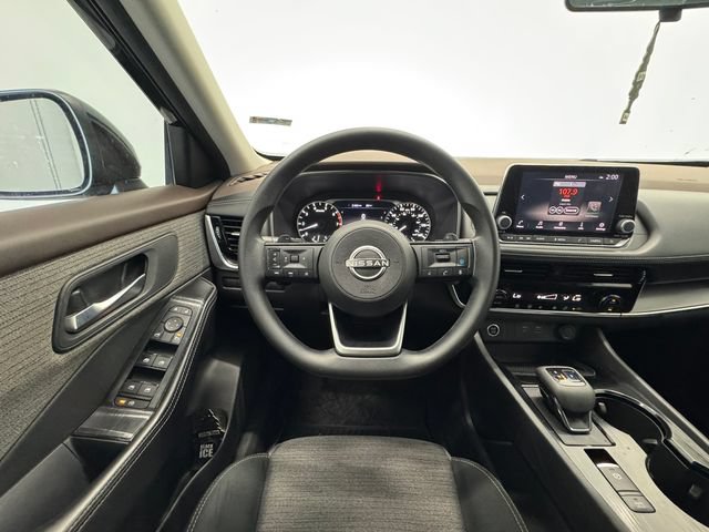 Used 2022 Nissan Rogue SV FWD image 23