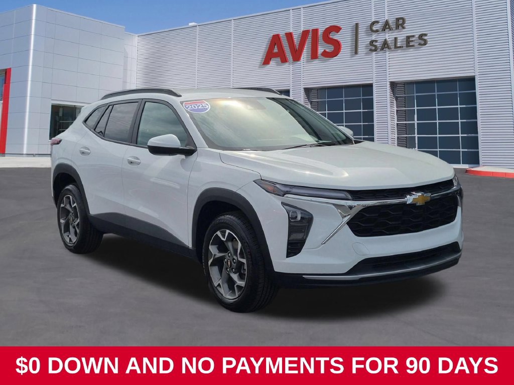 Used 2025 Chevrolet Trax LT w/ LT Convenience Package FWD image 3