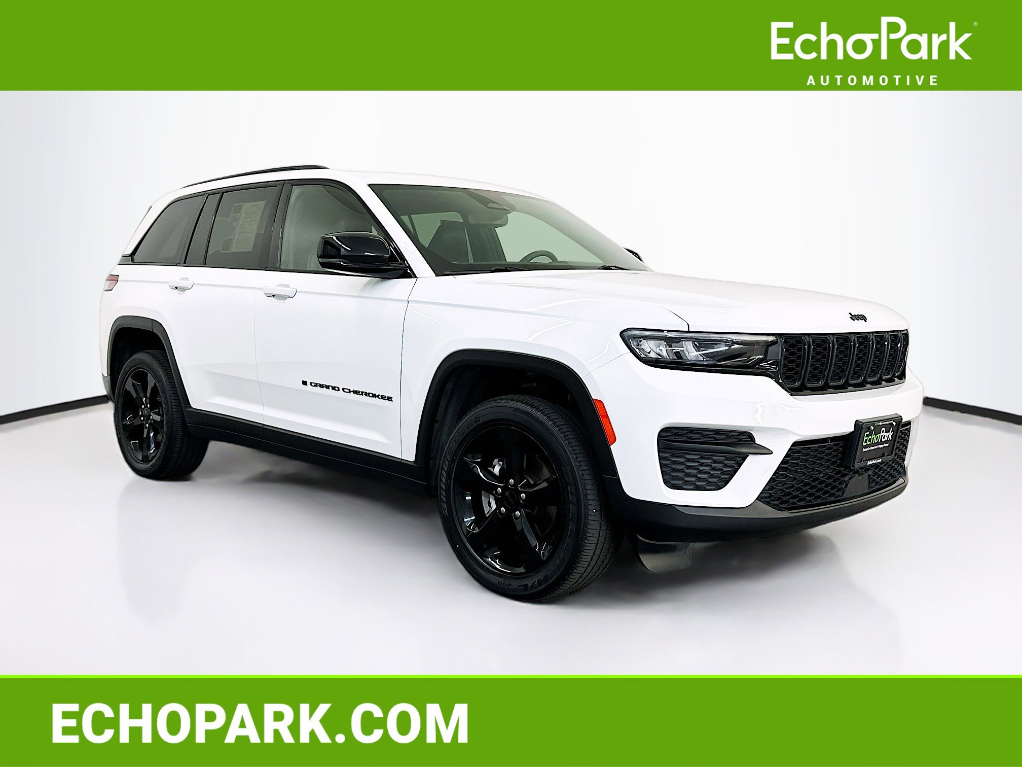 Used 2023 Jeep Grand Cherokee Altitude image 1