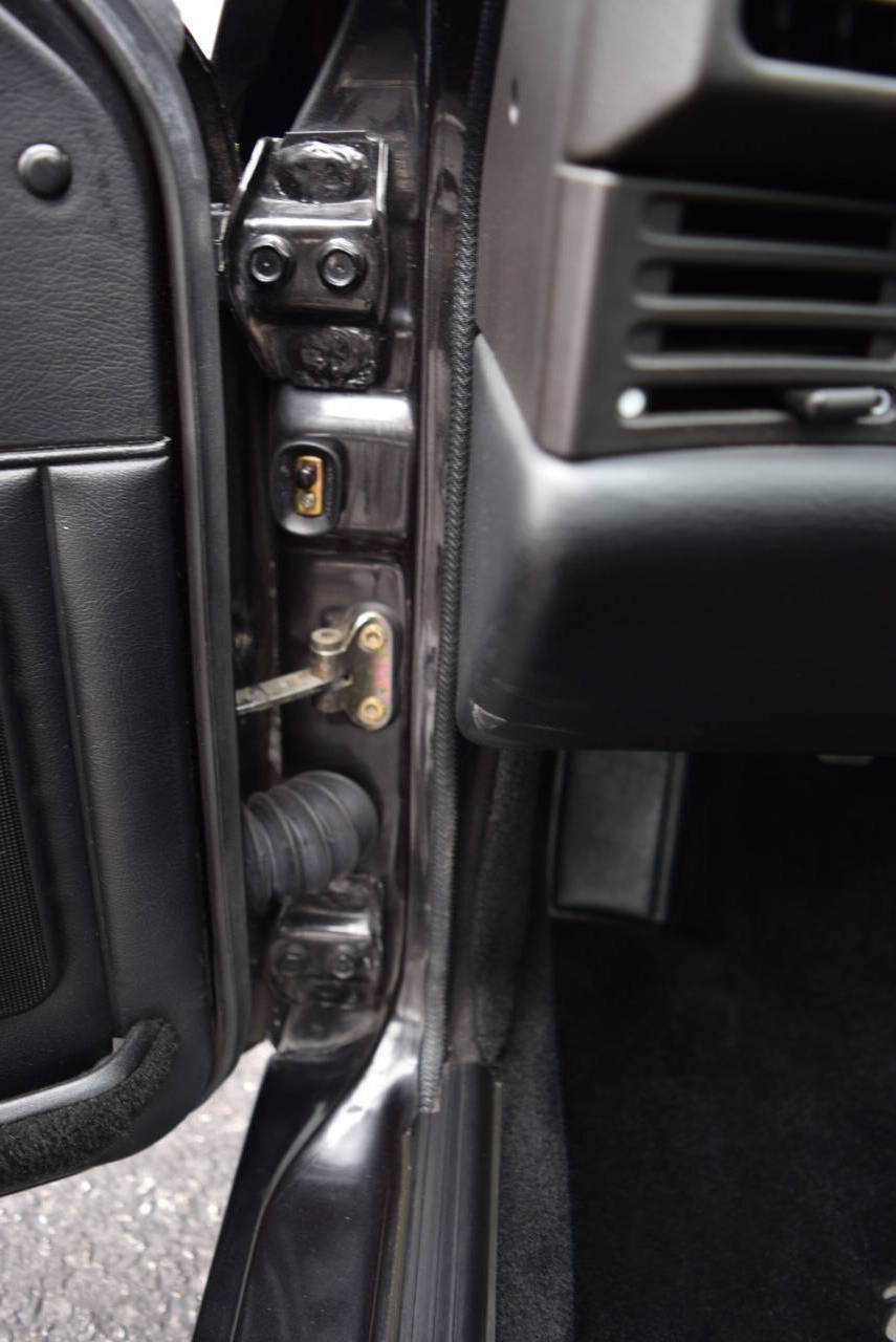 Used 1988 Porsche 944 Turbo RWD image 53
