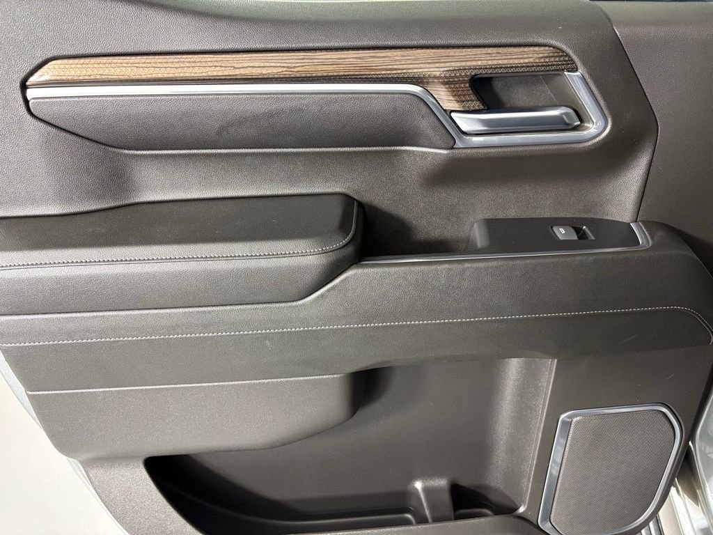 Used 2023 Chevrolet Silverado 1500 LT image 39