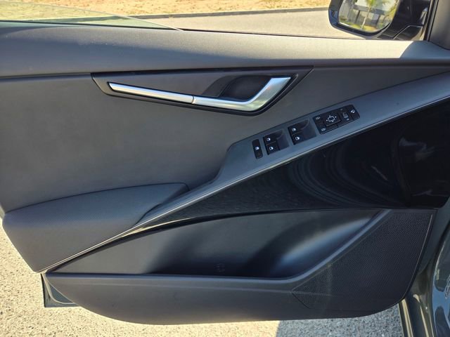 Used 2025 Kia Niro EX Touring image 19