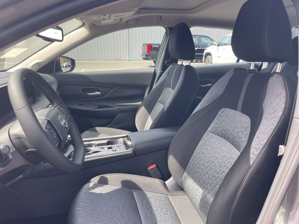 New 2026 Nissan Sentra SV w/ SV Convenience Package FWD image 17